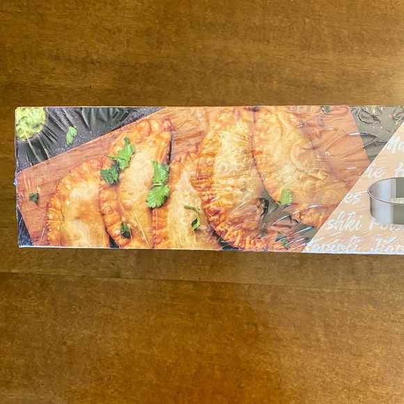 New! Dumpling Making Kit by Atlas Lion Kitchen - Picture 2 of 7